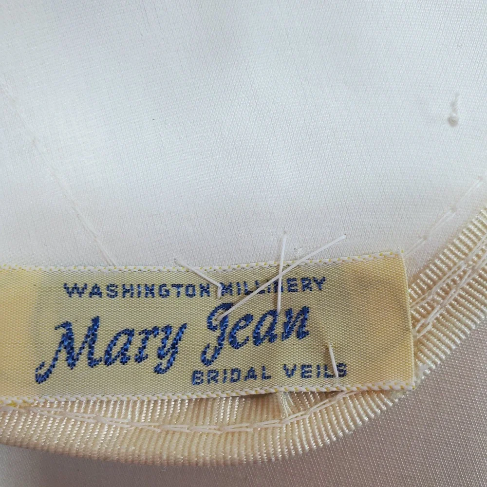 Vintage Mary Jean Bridal Veil Tulle Hat Womens Cream Lace Embellishments Feather